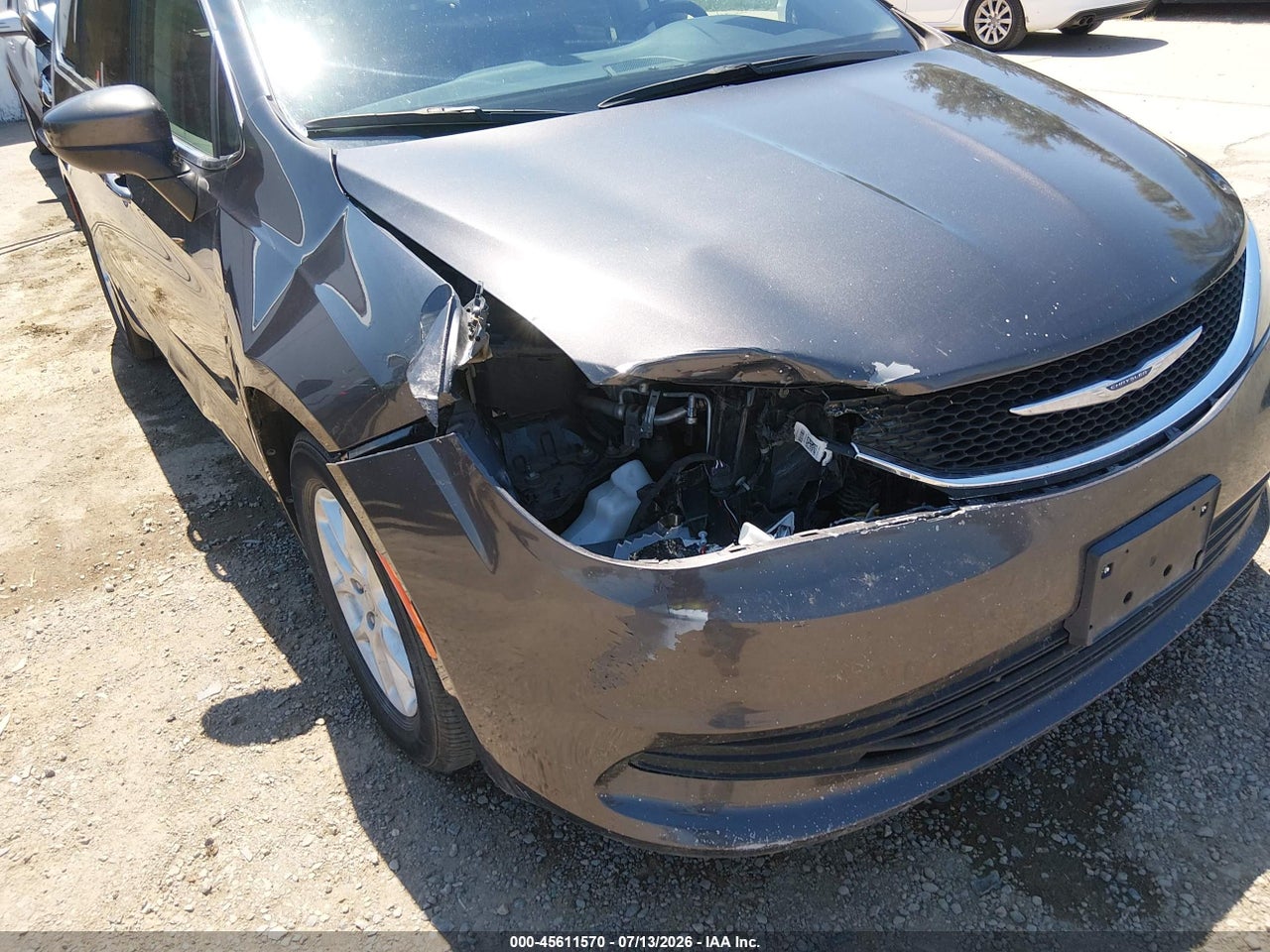 2020 CHRYSLER VOYAGER LXI · 6/11