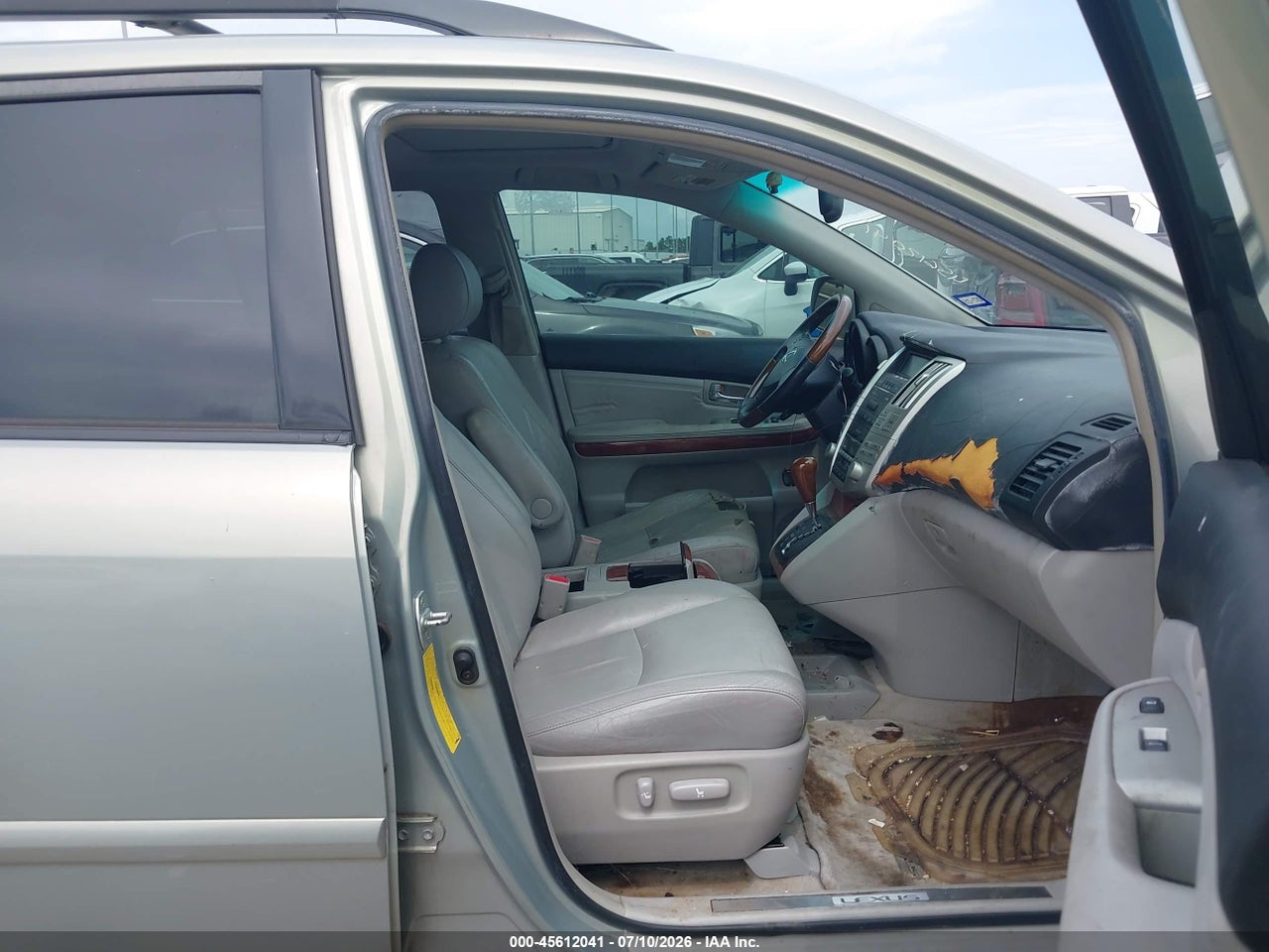 2004 LEXUS RX 330 · 5/11
