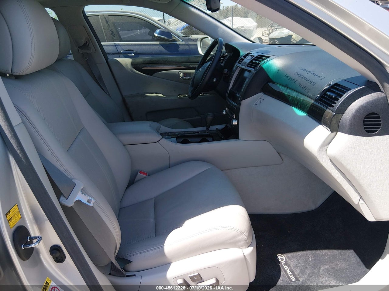 2010 LEXUS LS 460   · 5/11