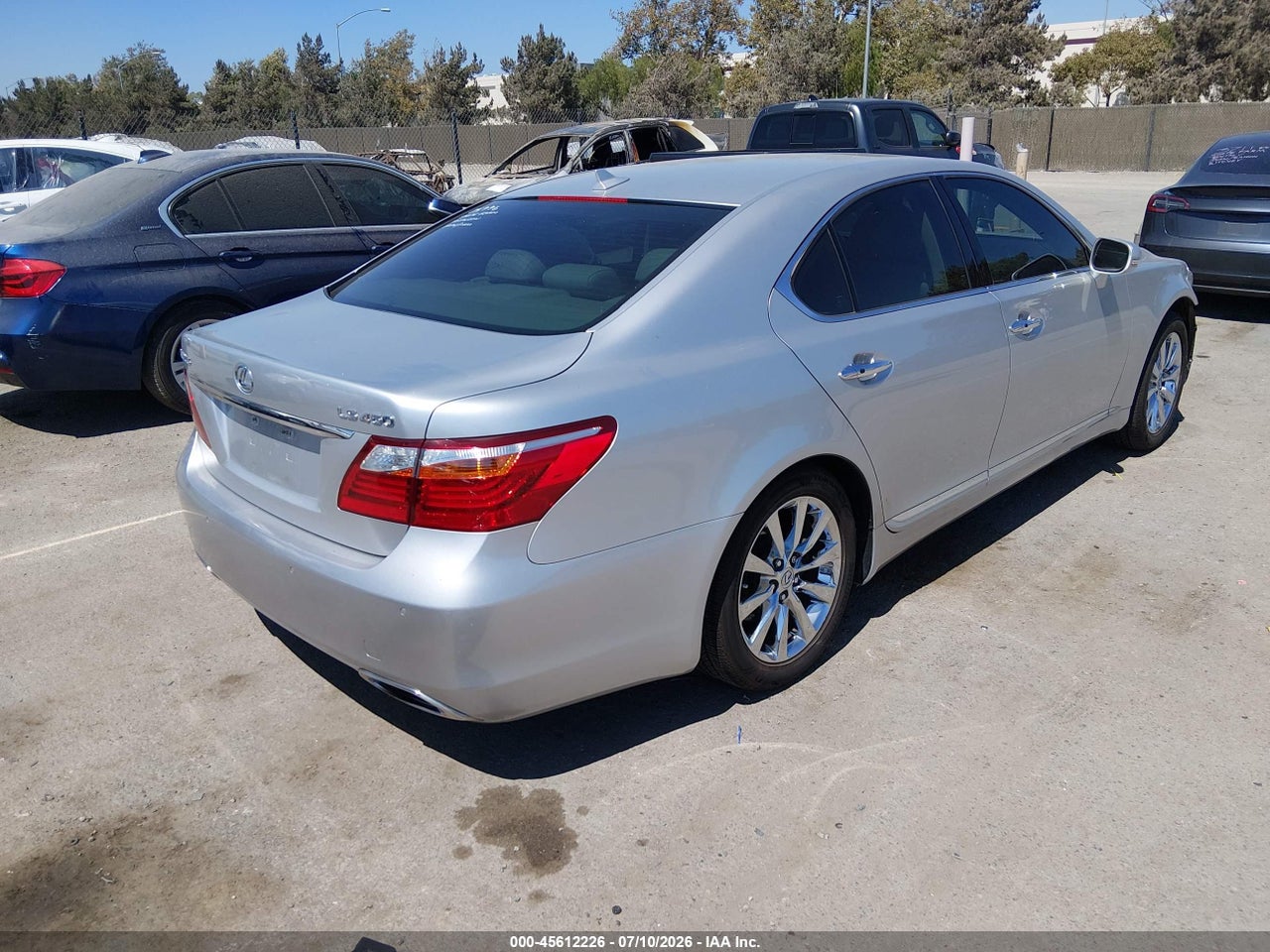 2010 LEXUS LS 460   · 4/11
