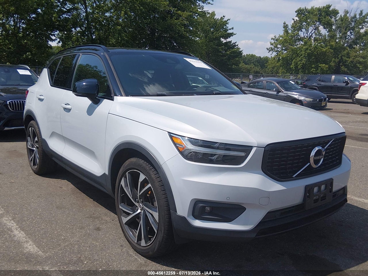 YV4162UM4M2****** · 2021 VOLVO XC40 T5 R-DESIGN