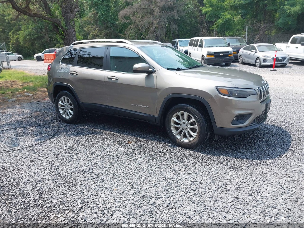 1C4PJMCB1KD****** · 2019 JEEP CHEROKEE LATITUDE 4X4