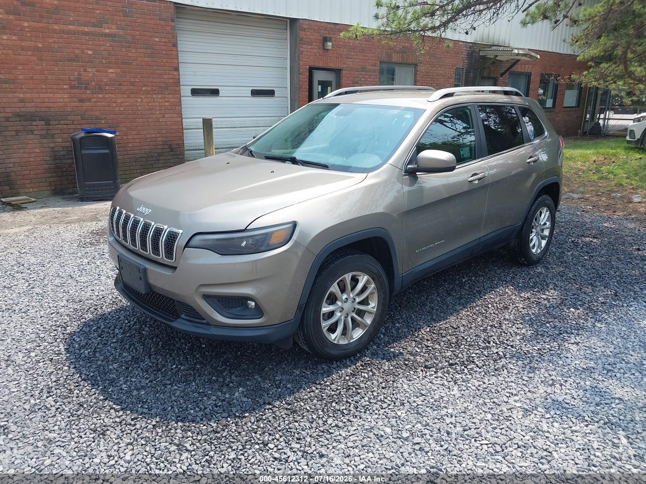 2019 JEEP CHEROKEE LATITUDE 4X4 · 2/5