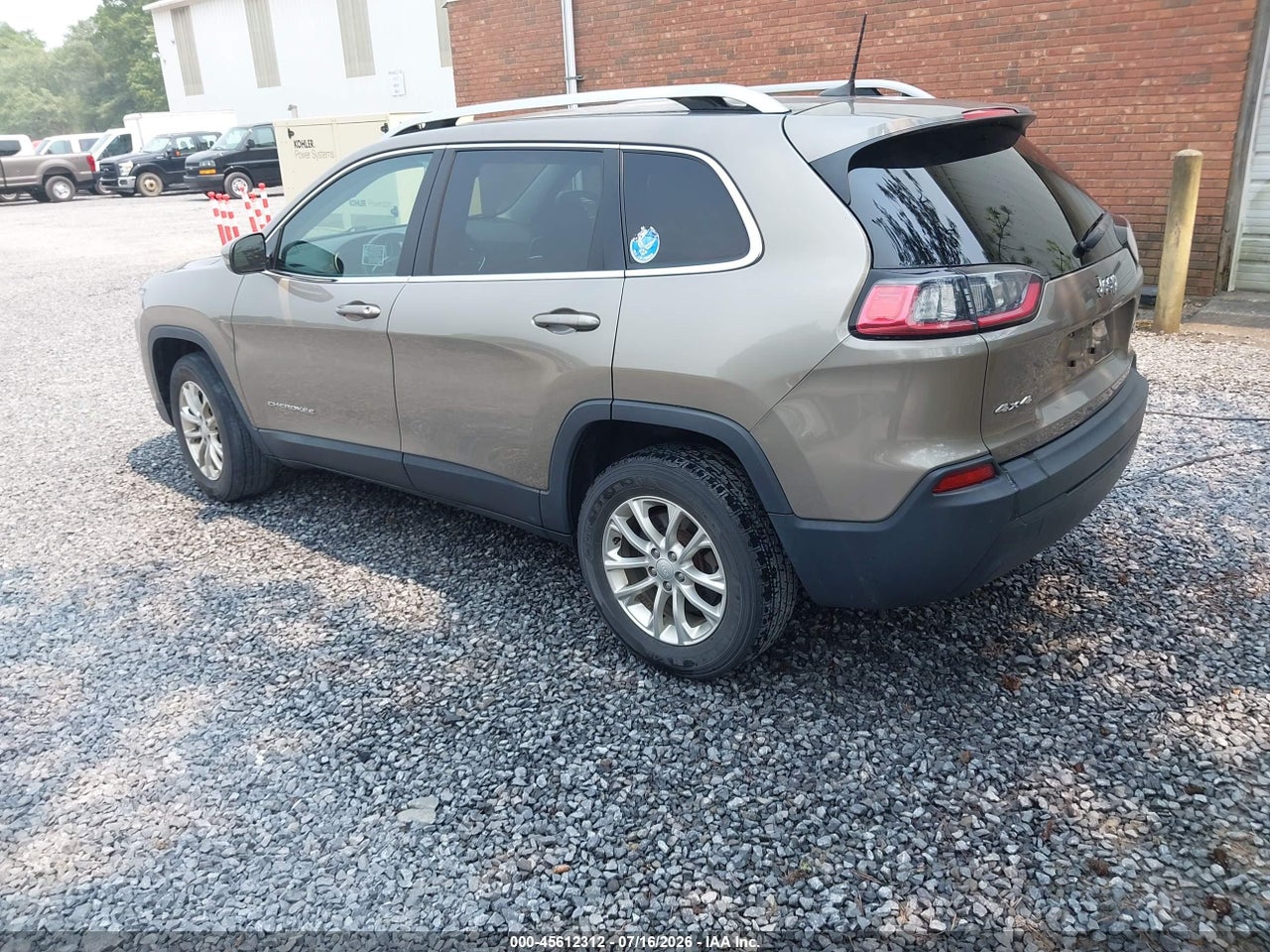 2019 JEEP CHEROKEE LATITUDE 4X4 · 3/5