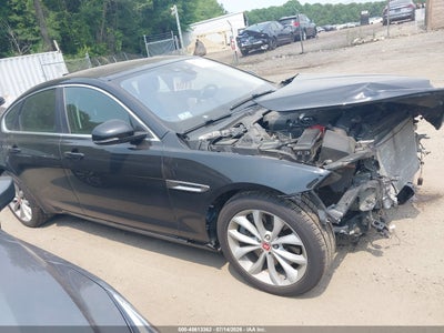 SAJBJ4BV4HC****** · 2017 JAGUAR XF 35T PREMIUM