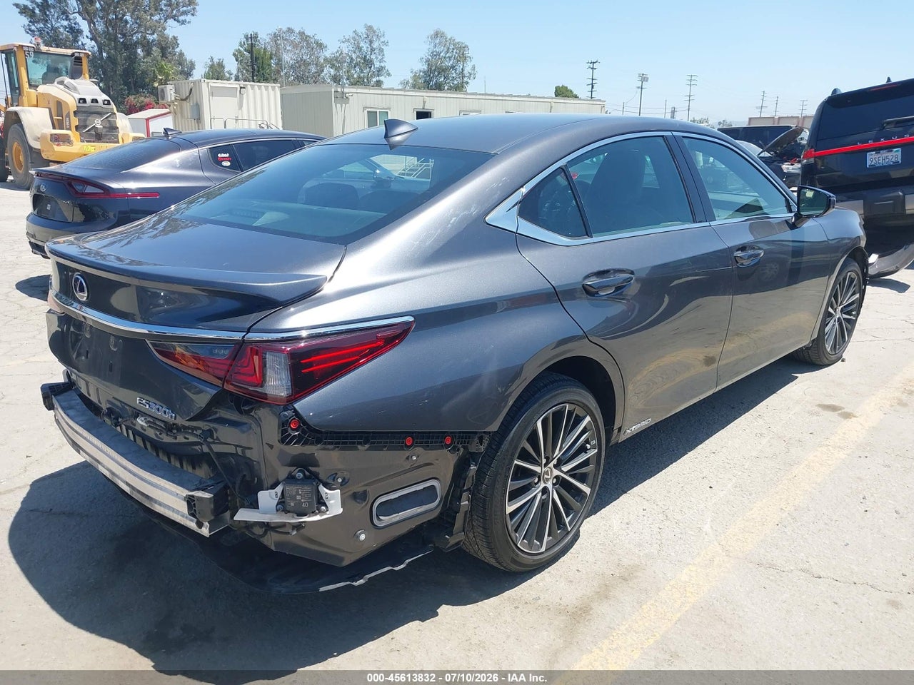 2022 LEXUS ES 300H · 4/11