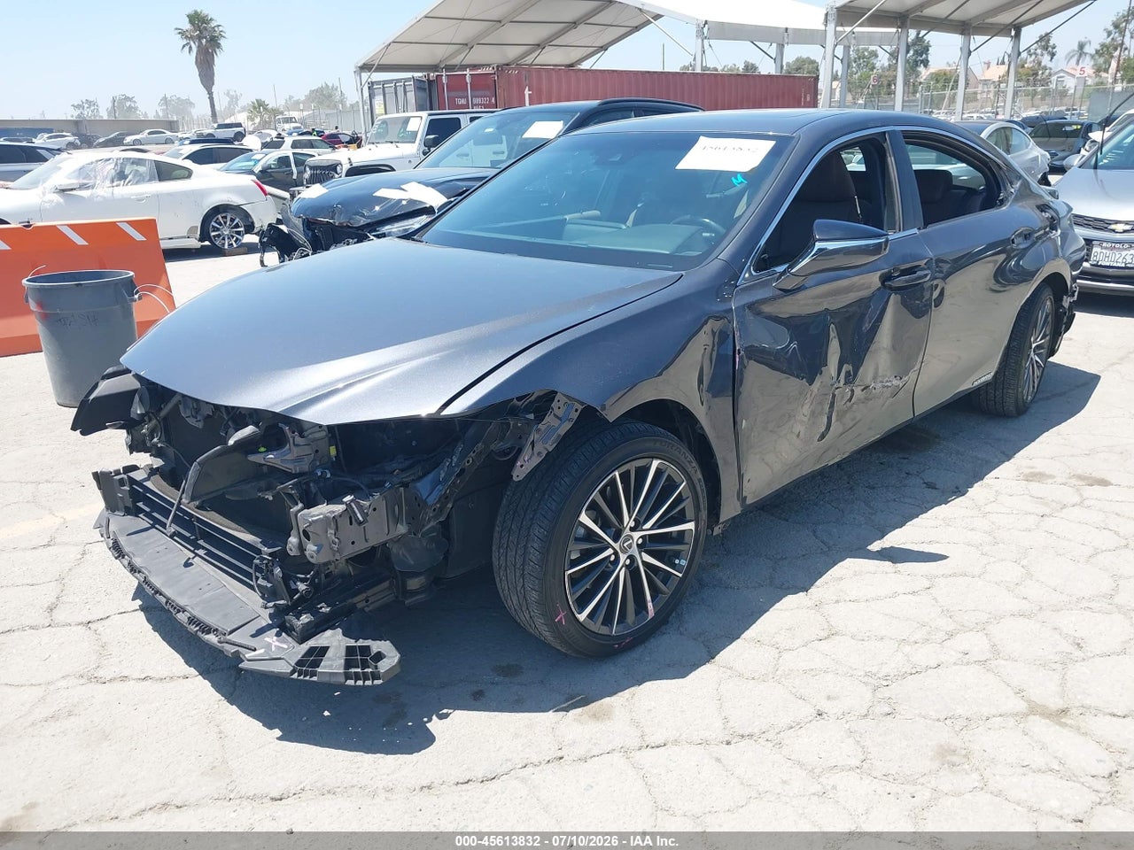 2022 LEXUS ES 300H · 2/11