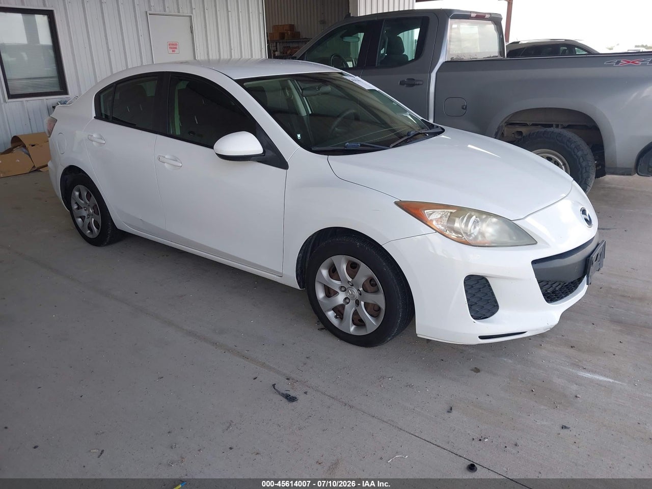 JM1BL1UF8C1****** · 2012 MAZDA MAZDA3 I SPORT