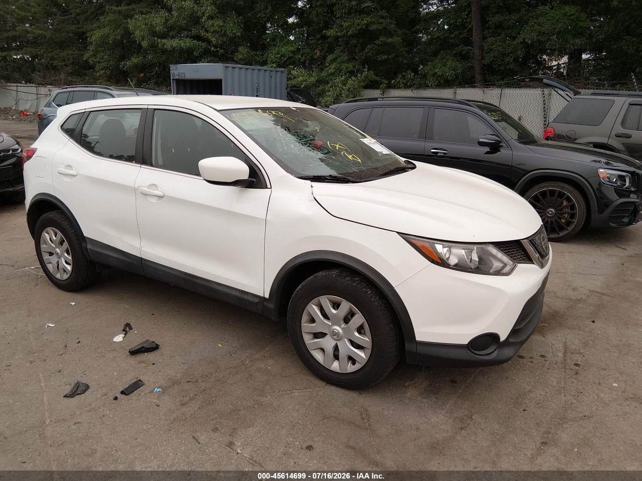 JN1BJ1CR0JW****** · 2018 NISSAN ROGUE SPORT S