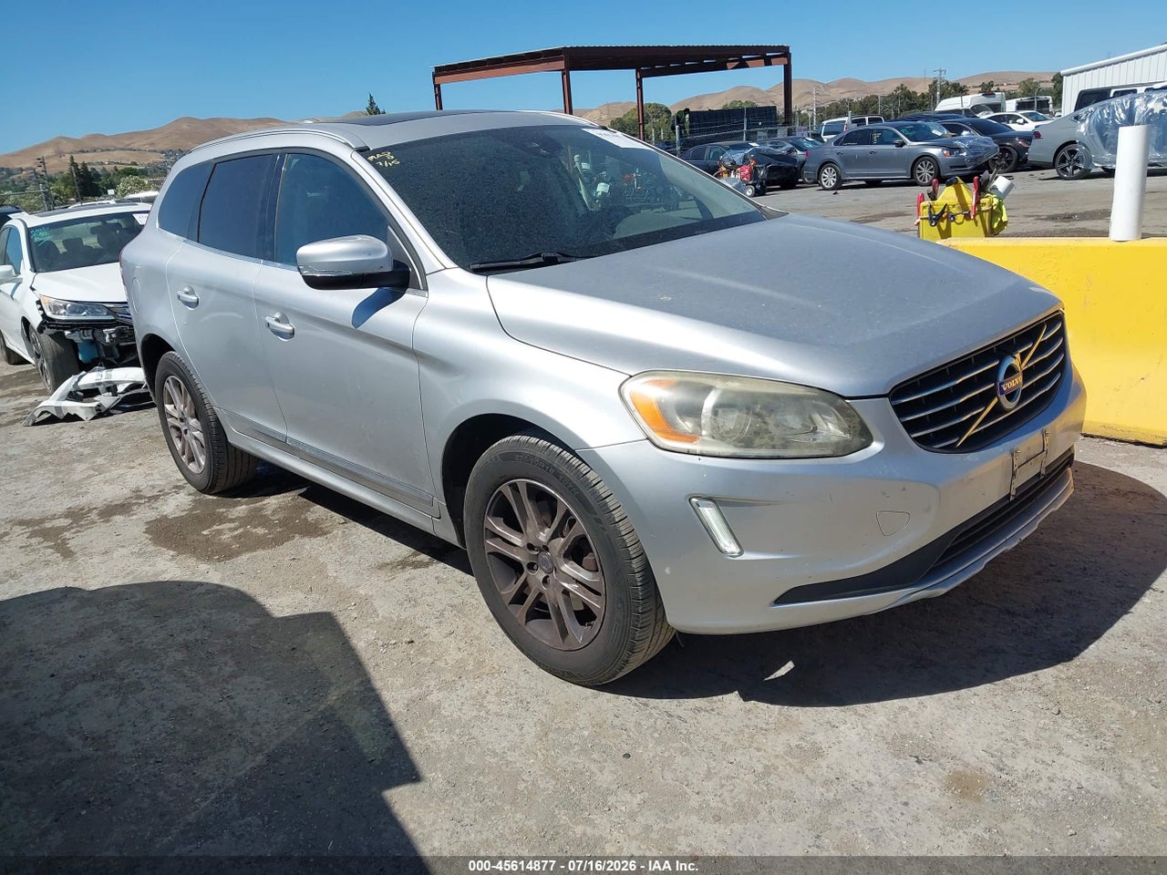 YV426MDB6F2****** · 2015 VOLVO XC60 T5 PREMIER