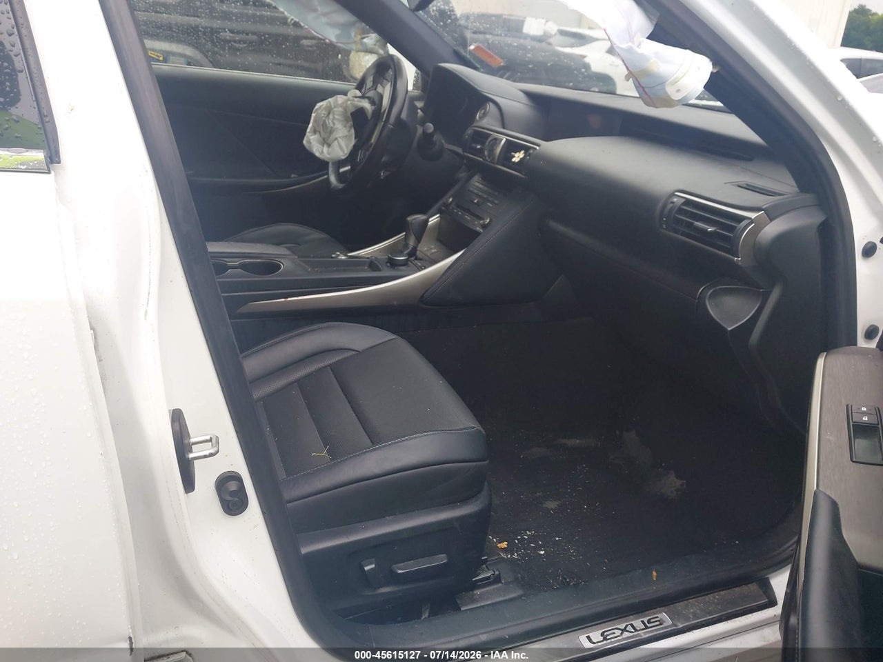 2019 LEXUS IS 300 · 5/11