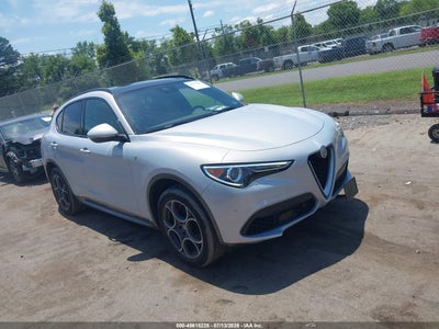 ZASPAKBN3N7****** · 2022 ALFA ROMEO STELVIO TI AWD