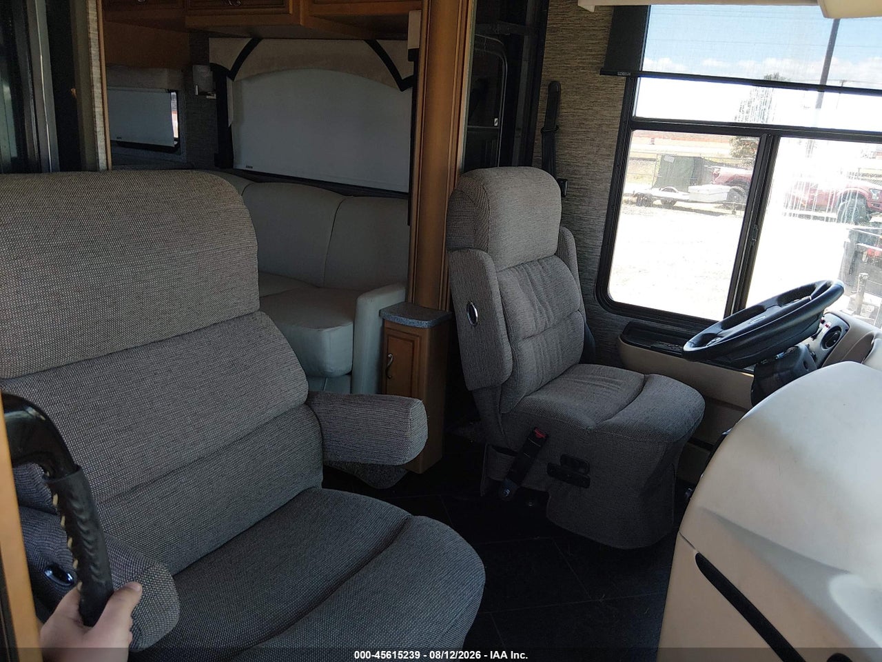 2015 FREIGHTLINER CHASSIS XC · 5/11