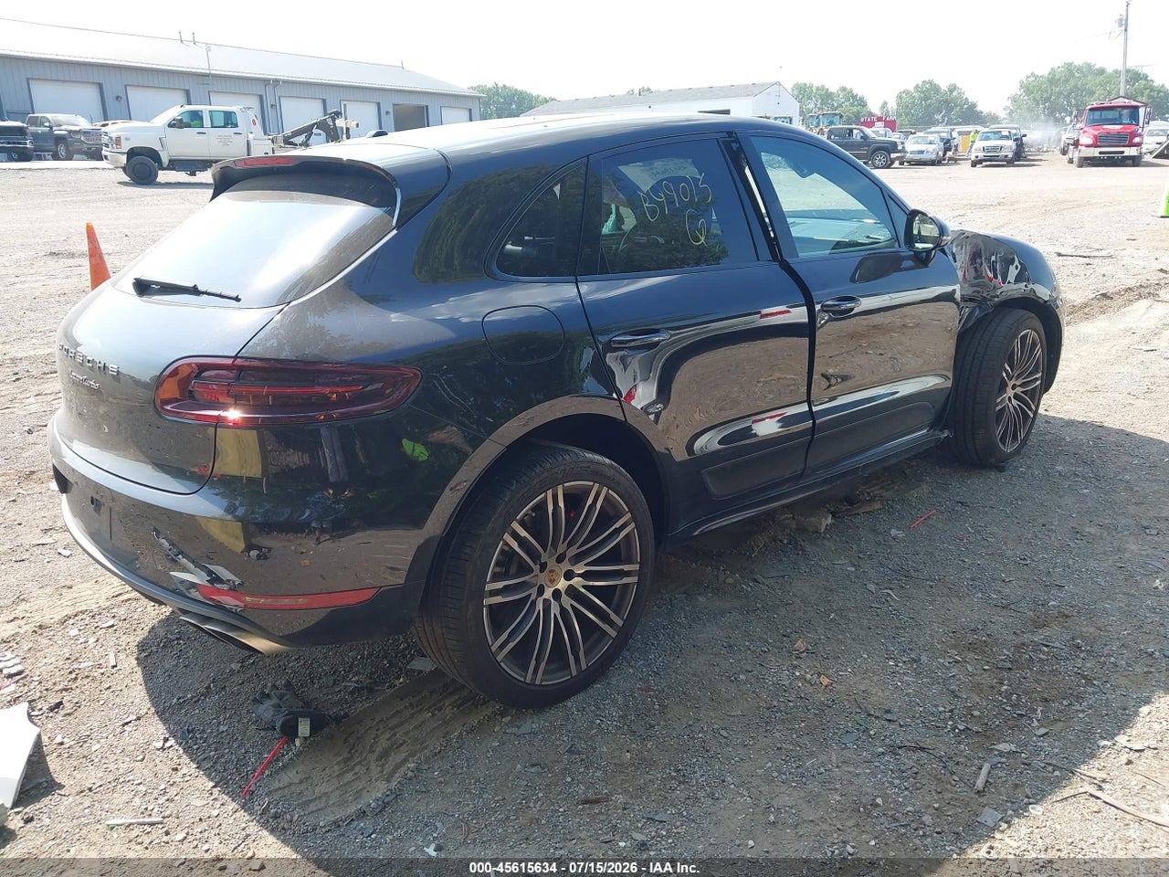 2015 PORSCHE MACAN TURBO · 4/11