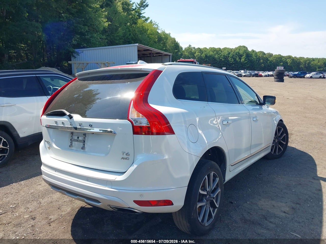 2017 VOLVO XC60 T6 DYNAMIC · 4/5