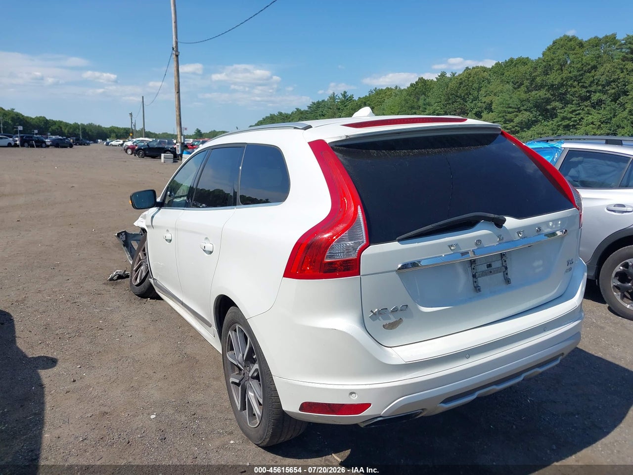 2017 VOLVO XC60 T6 DYNAMIC · 3/5