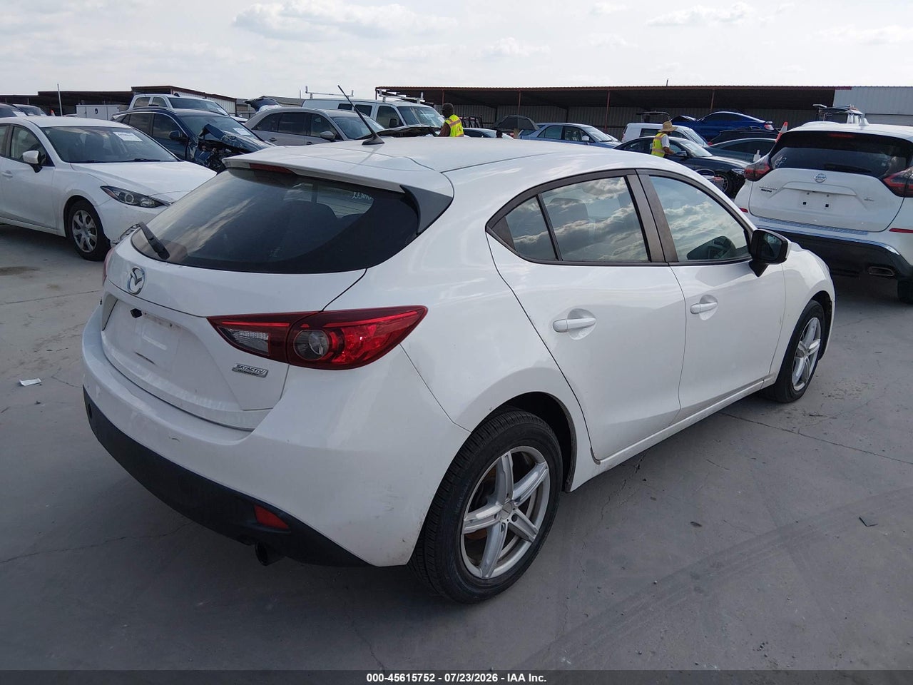 2014 MAZDA MAZDA3 I SPORT · 4/11