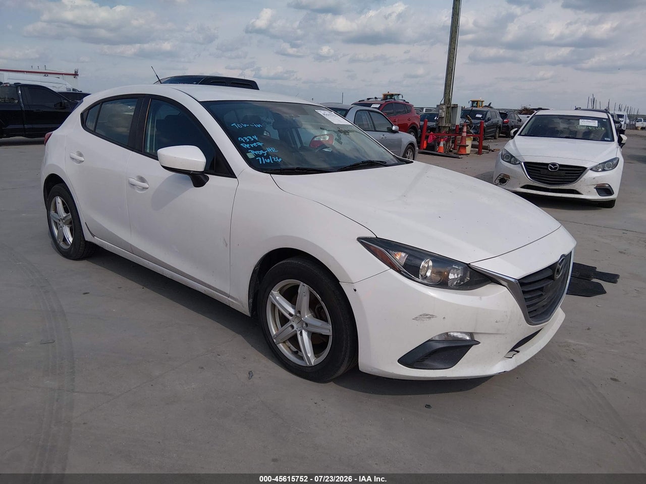 JM1BM1K71E1****** · 2014 MAZDA MAZDA3 I SPORT