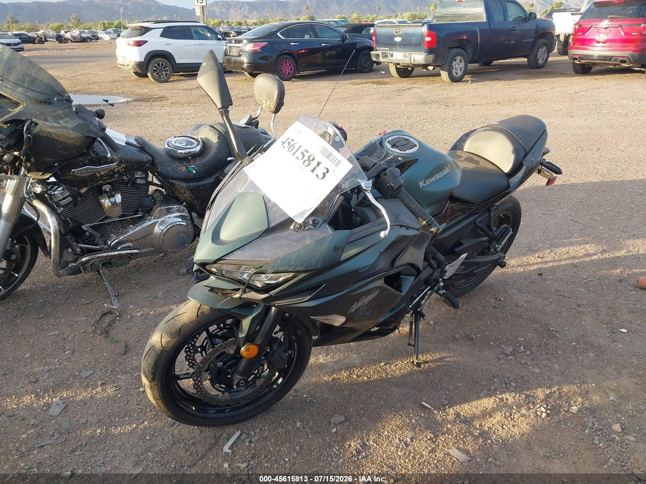 2025 KAWASAKI EX650 P · 2/11