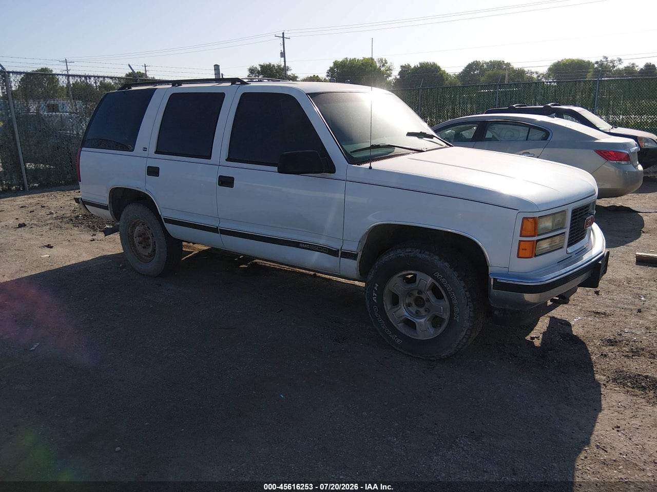 1GKEK13R7VJ****** · 1997 GMC YUKON SLT CMI