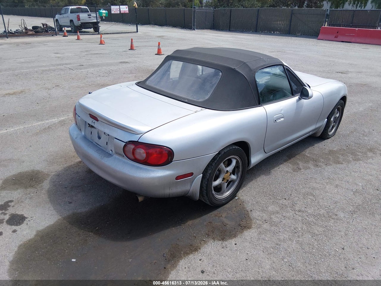 2003 MAZDA MX-5 MIATA CLOTH/LS/SE/SHINSEN · 4/11