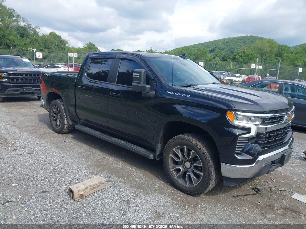 3GCUDDET9NG****** · 2022 CHEVROLET SILVERADO 1500 4WD  STANDARD BED LT