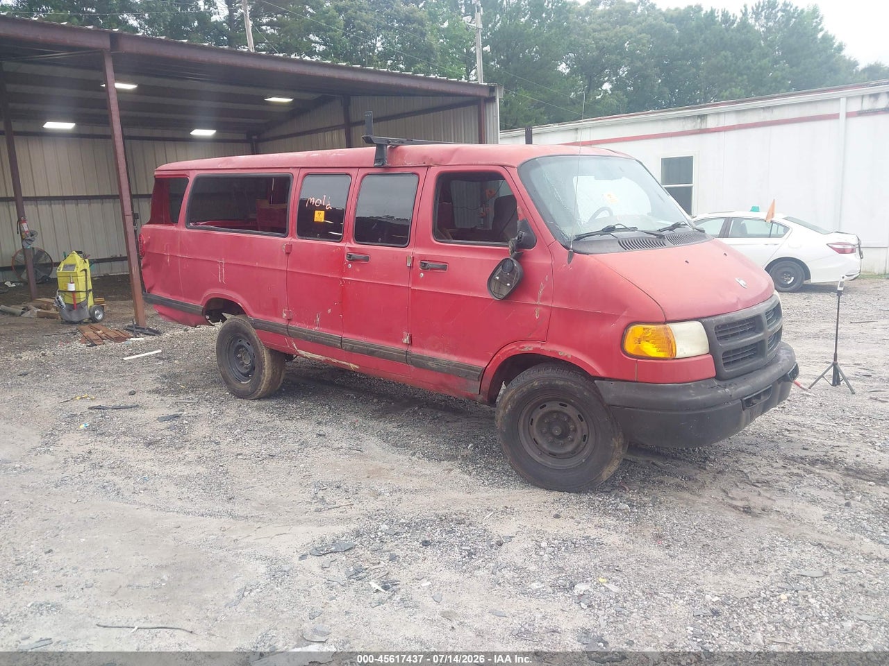 2B5WB35Z71K****** · 2001 DODGE RAM WAGON 3500