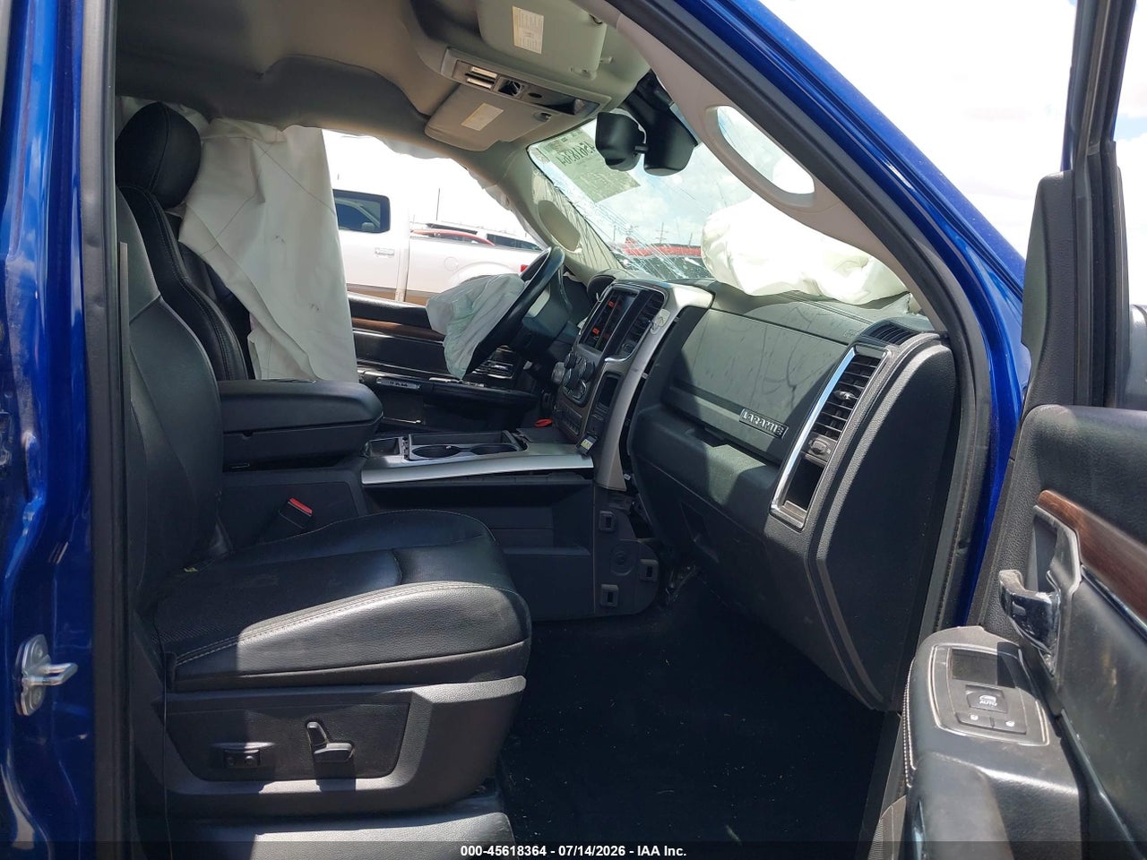 2015 RAM 1500 LARAMIE · 5/11
