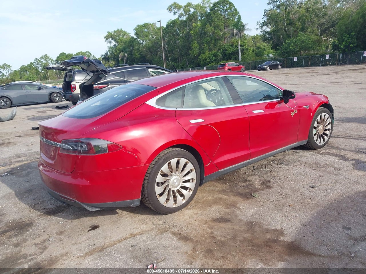 2015 TESLA MODEL S 70D/85D/P85D · 4/9