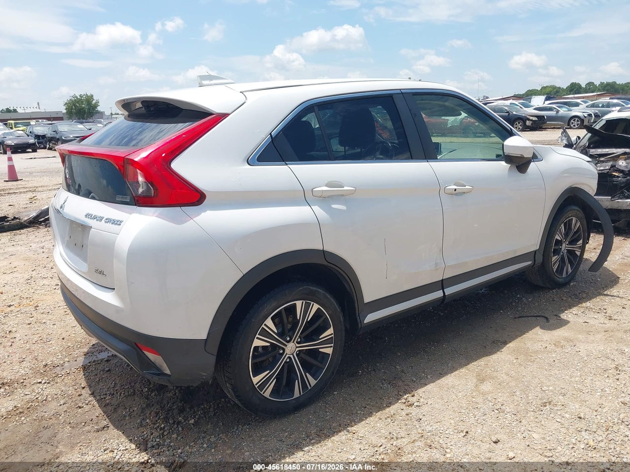 2019 MITSUBISHI ECLIPSE CROSS SEL · 4/11