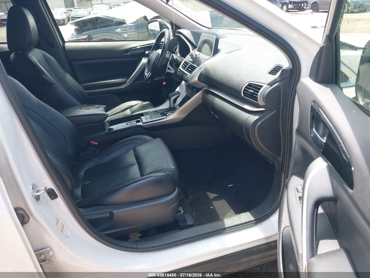 2019 MITSUBISHI ECLIPSE CROSS SEL · 5/11