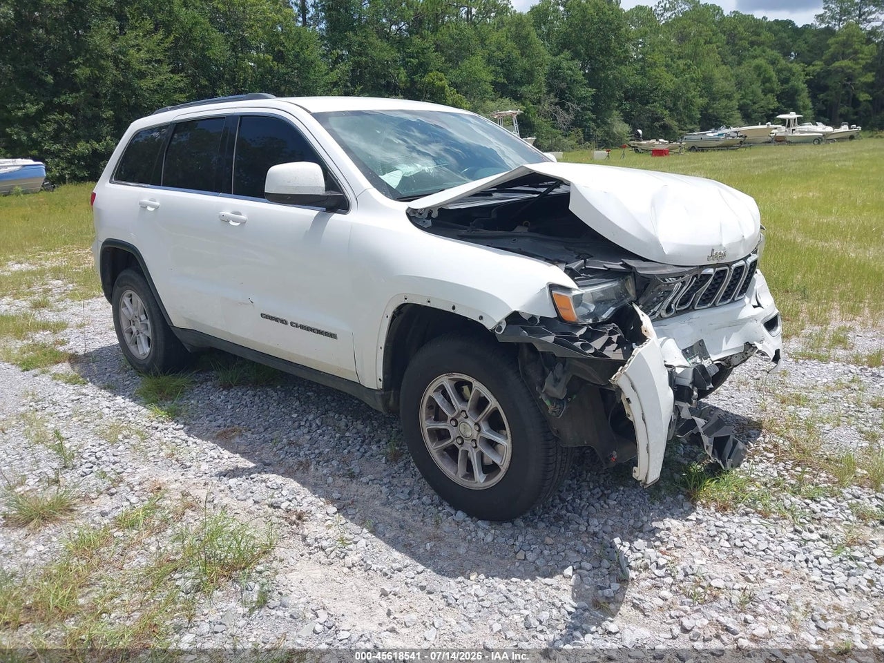 1C4RJFAG5KC****** · 2019 JEEP GRAND CHEROKEE LAREDO E 4X4