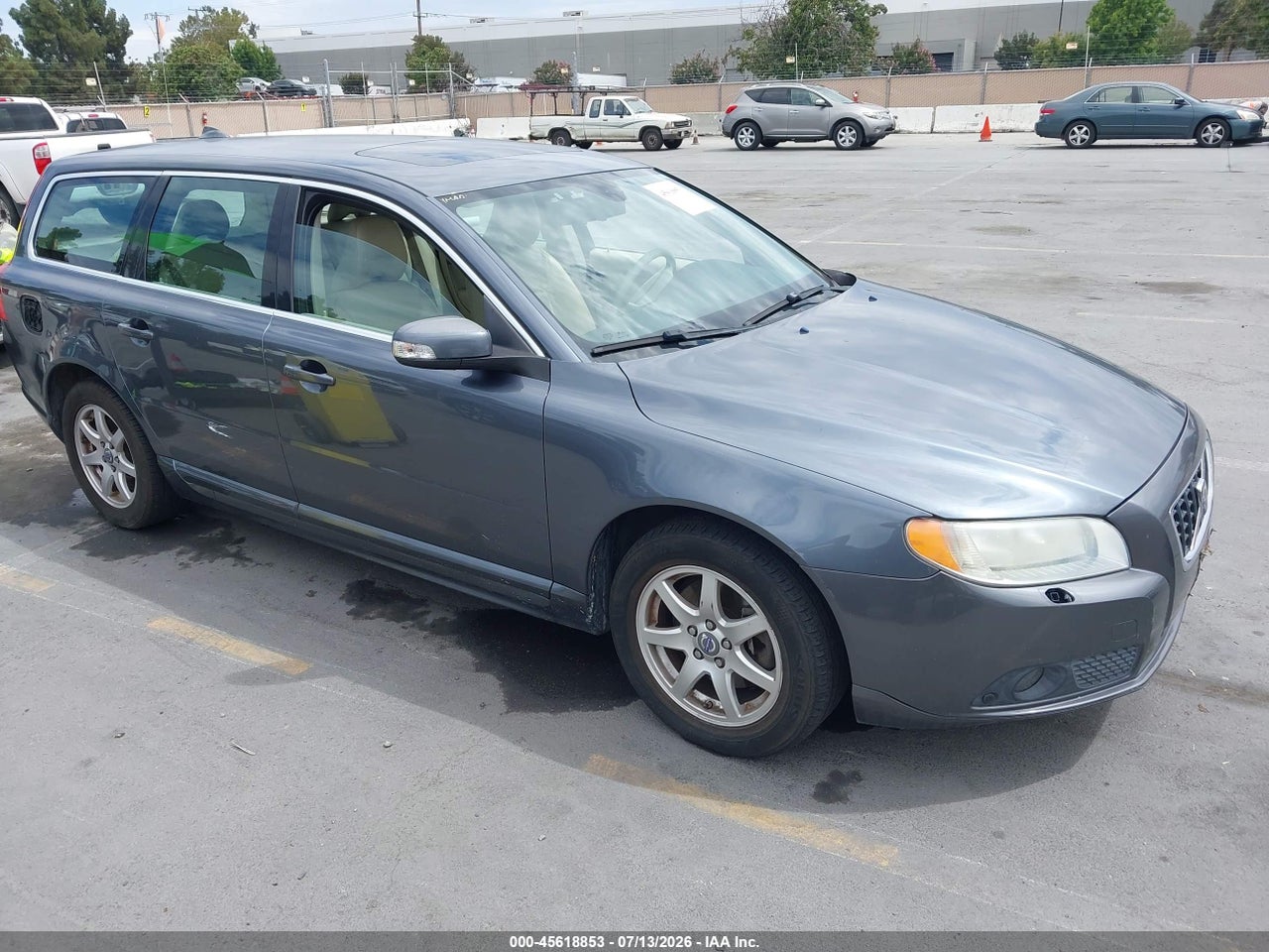YV1BW982X81****** · 2008 VOLVO V70 3.2