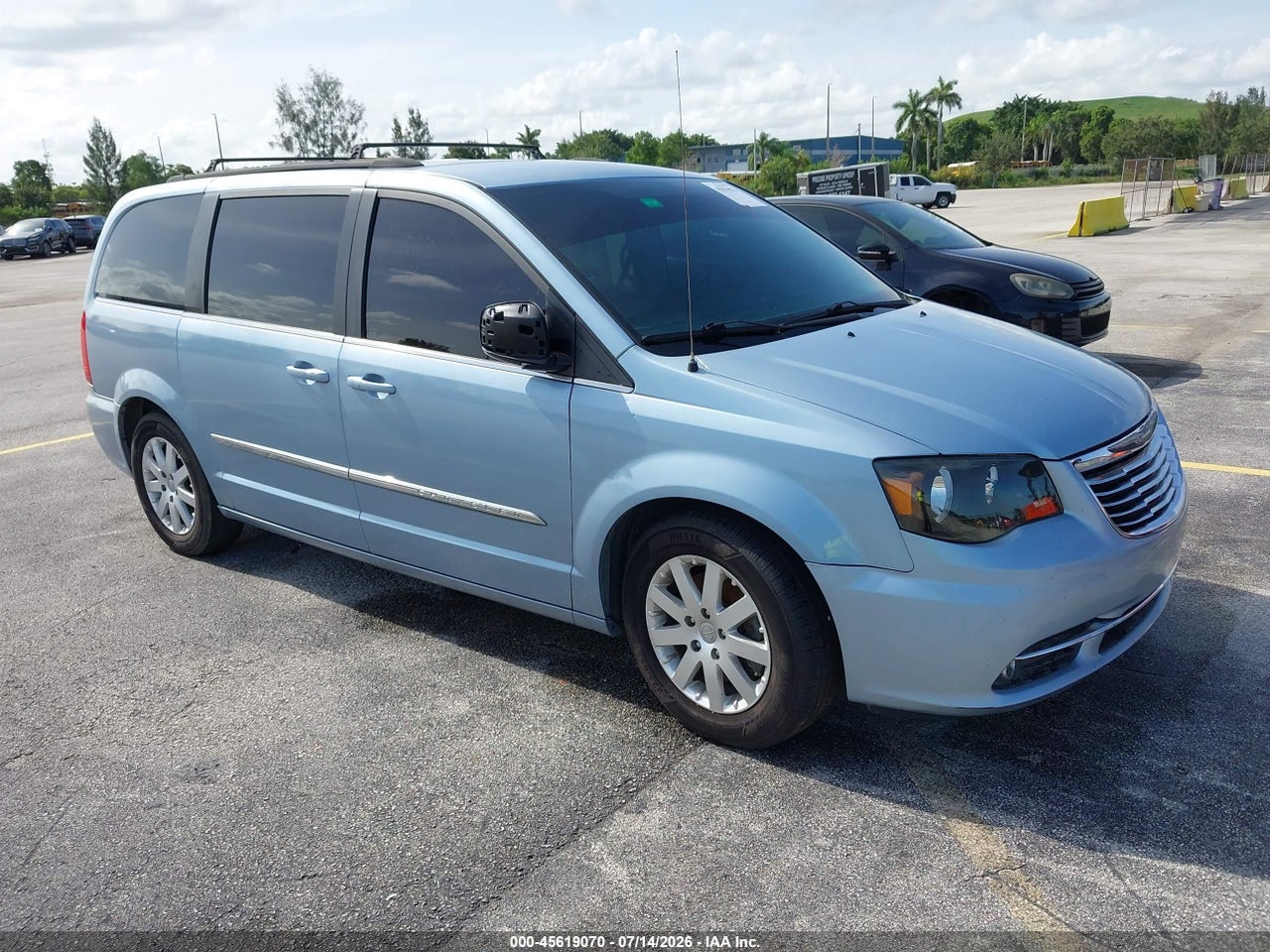 2C4RC1BG0DR****** · 2013 CHRYSLER TOWN &amp; COUNTRY TOURING