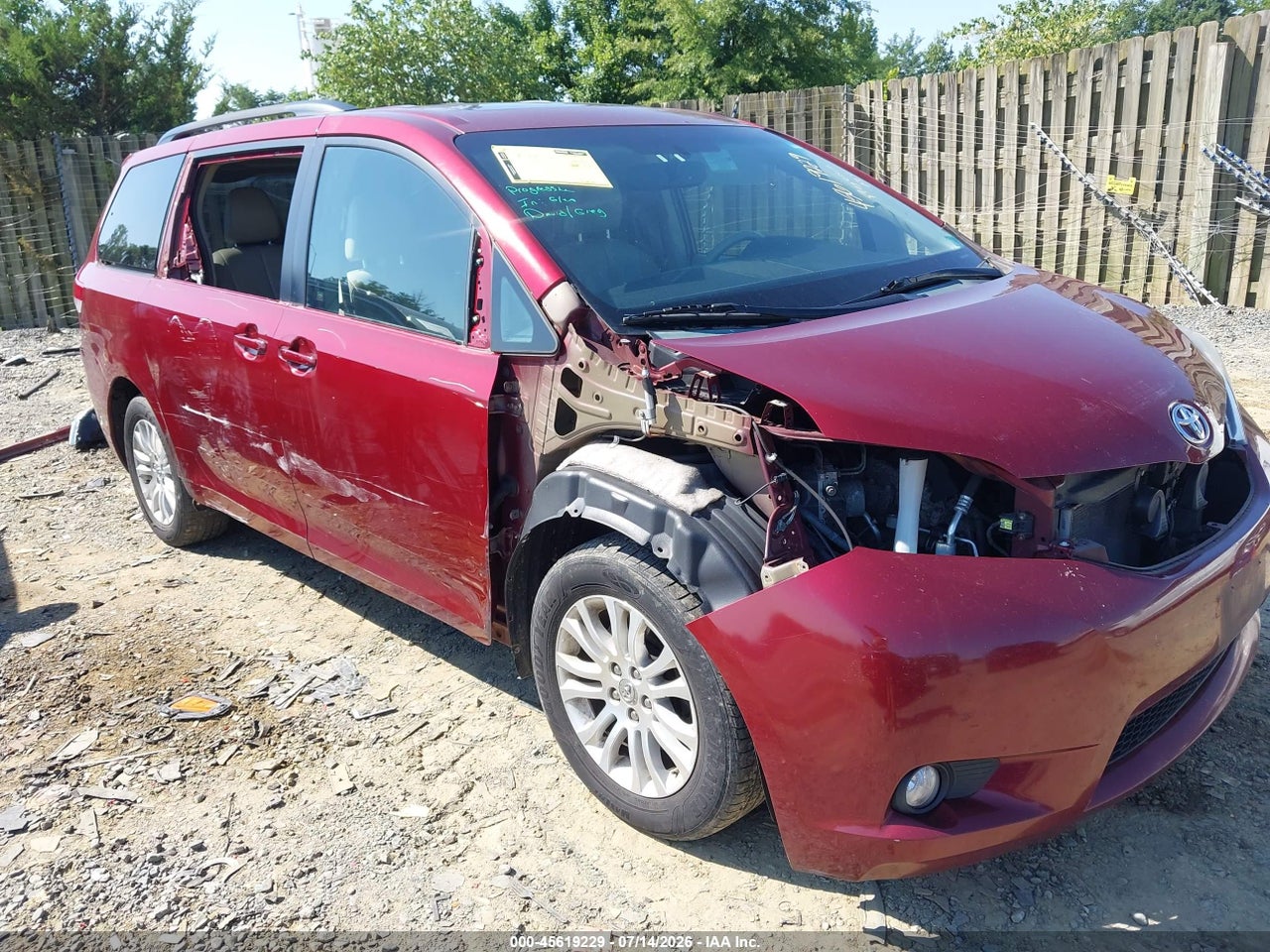 5TDYK3DC7CS****** · 2012 TOYOTA SIENNA XLE V6 8 PASSENGER