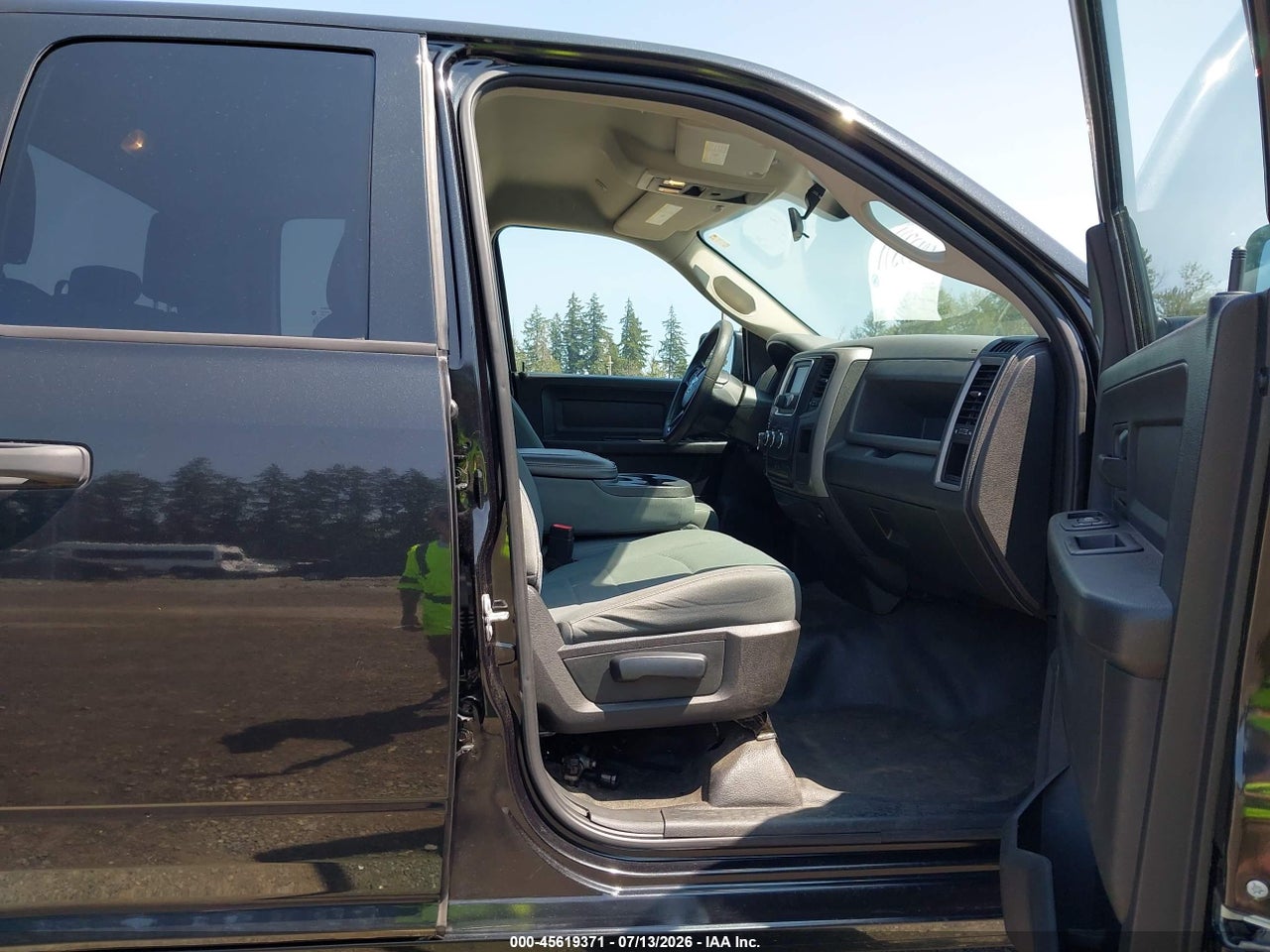 2018 RAM 1500 TRADESMAN  4X2 6'4 BOX · 5/11