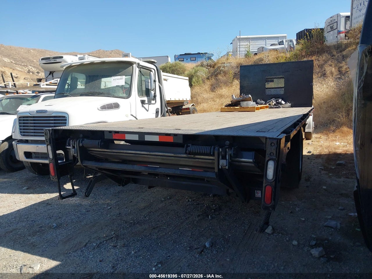 3ALACWDT3HD****** · 2017 FREIGHTLINER M2 106   · 4/4