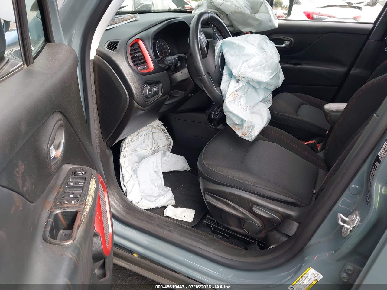 2015 JEEP RENEGADE TRAILHAWK · 5/11