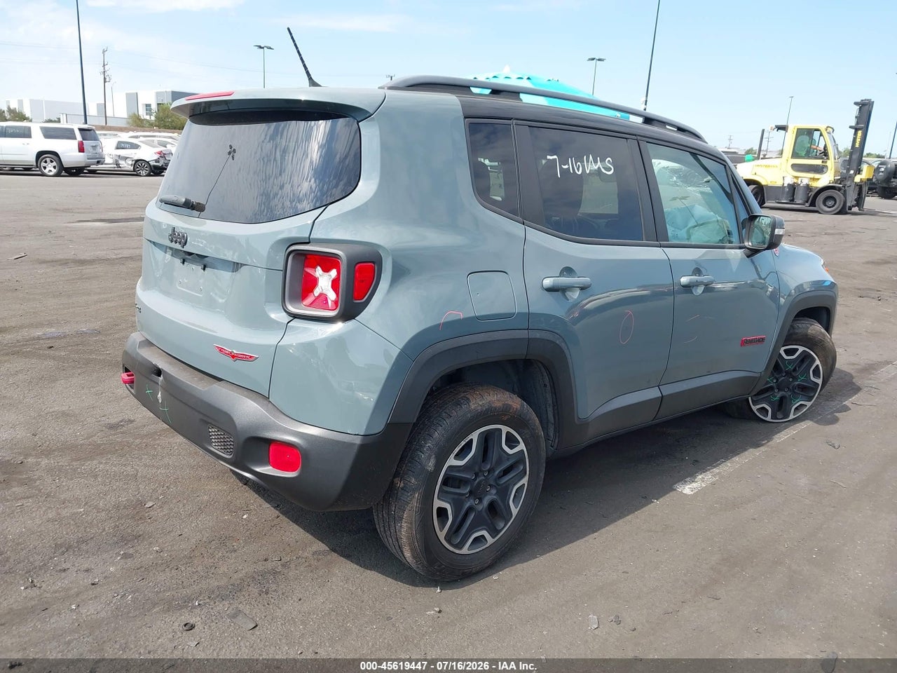 2015 JEEP RENEGADE TRAILHAWK · 4/11