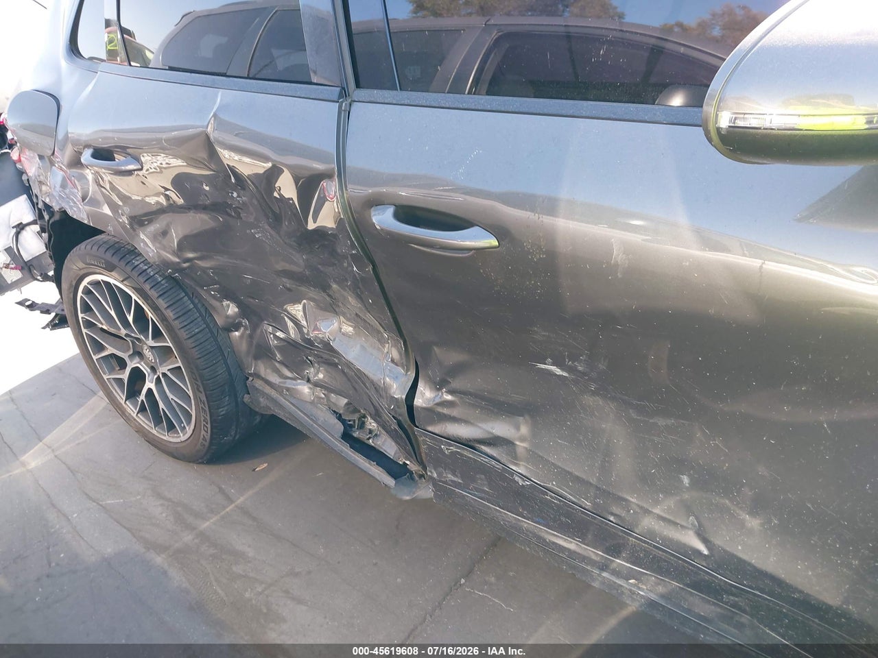 WP1AA2A5XJL****** · 2018 PORSCHE MACAN   · 6/11