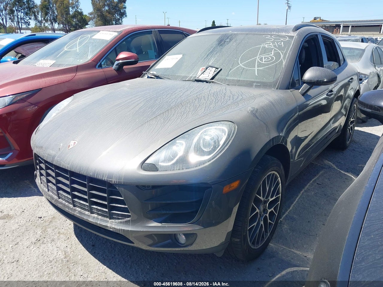 WP1AA2A5XJL****** · 2018 PORSCHE MACAN   · 2/11