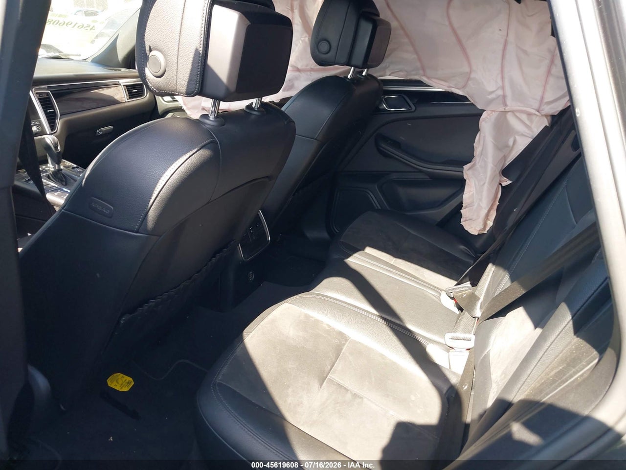 WP1AA2A5XJL****** · 2018 PORSCHE MACAN   · 8/11