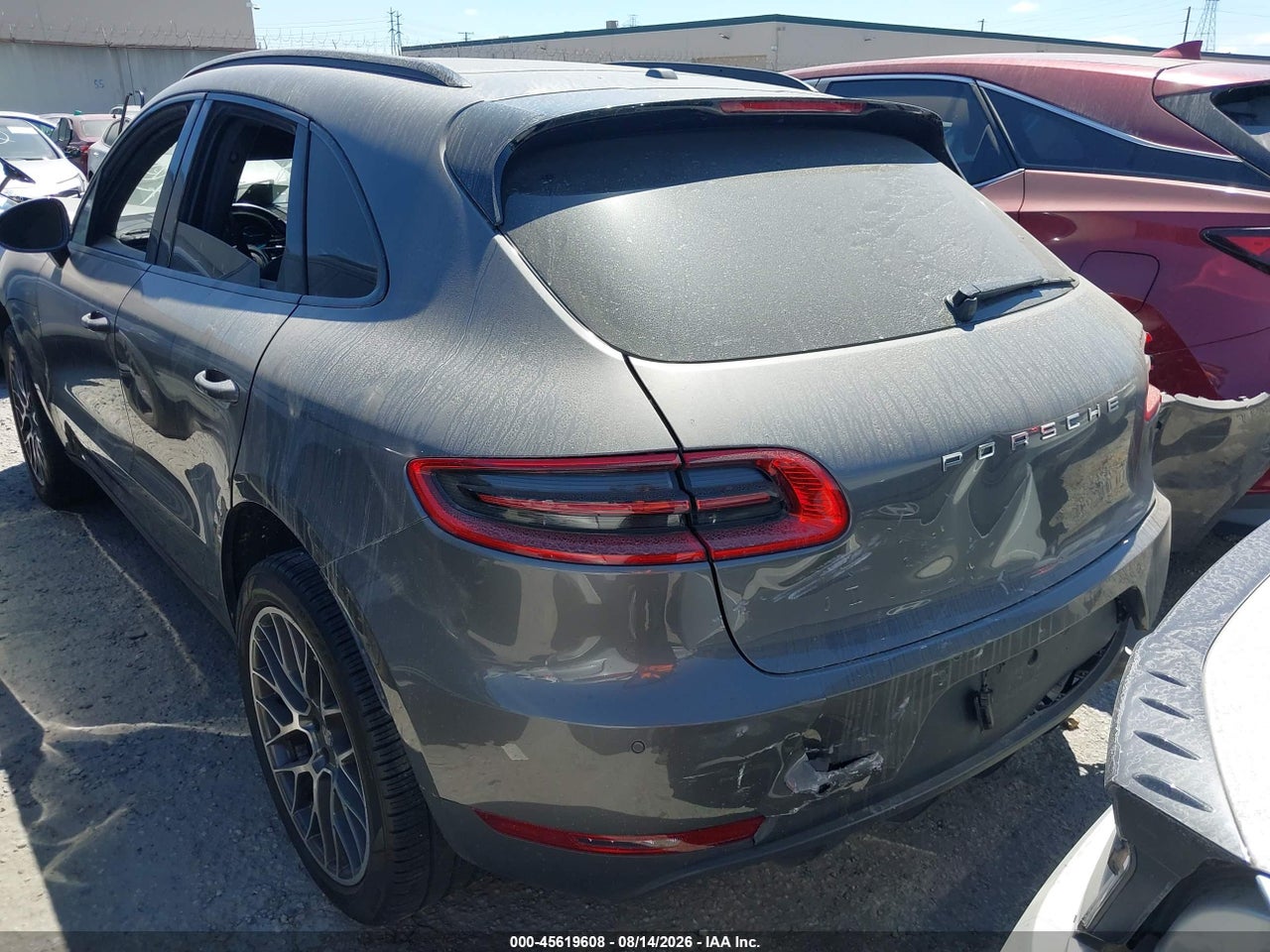 WP1AA2A5XJL****** · 2018 PORSCHE MACAN   · 3/11