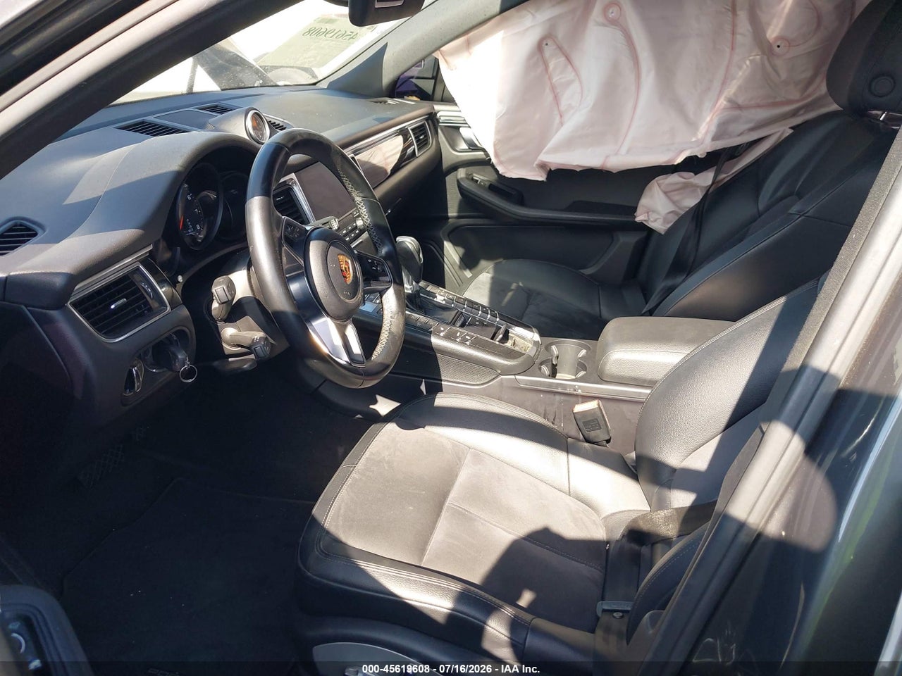 WP1AA2A5XJL****** · 2018 PORSCHE MACAN   · 5/11