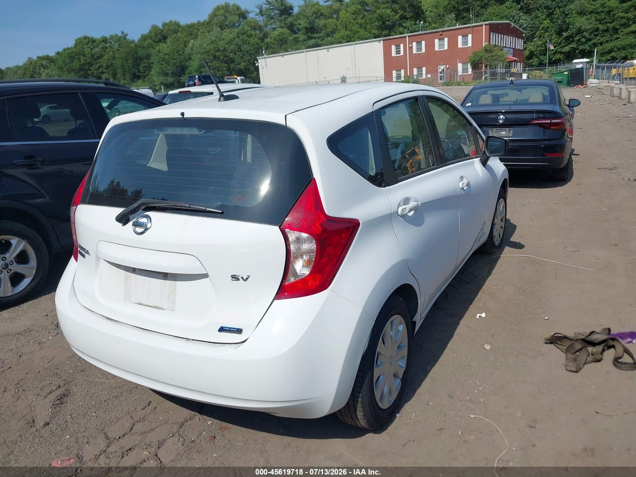 2016 NISSAN VERSA NOTE S (SR)/S PLUS/SL/SR/SV · 4/11