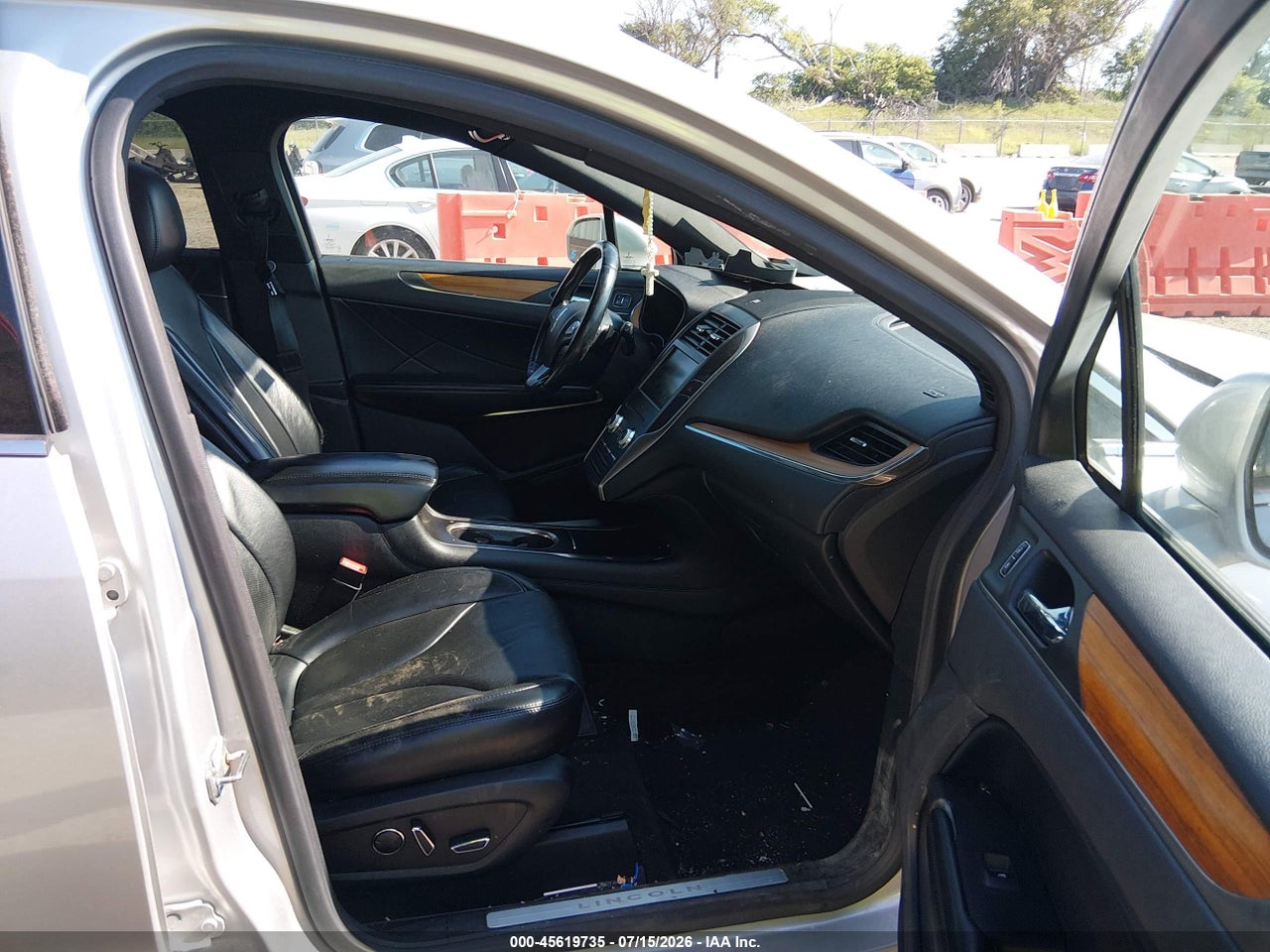 2015 LINCOLN MKC   · 5/11