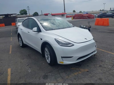7SAYGDEE6NF****** · 2022 TESLA MODEL Y LONG RANGE DUAL MOTOR ALL-WHEEL DRIVE