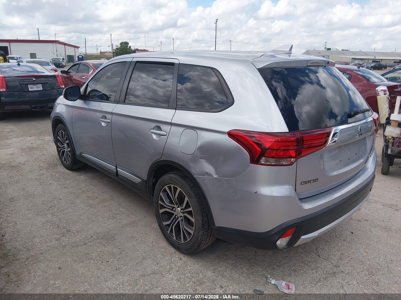 2017 MITSUBISHI OUTLANDER SE/SEL · 3/11