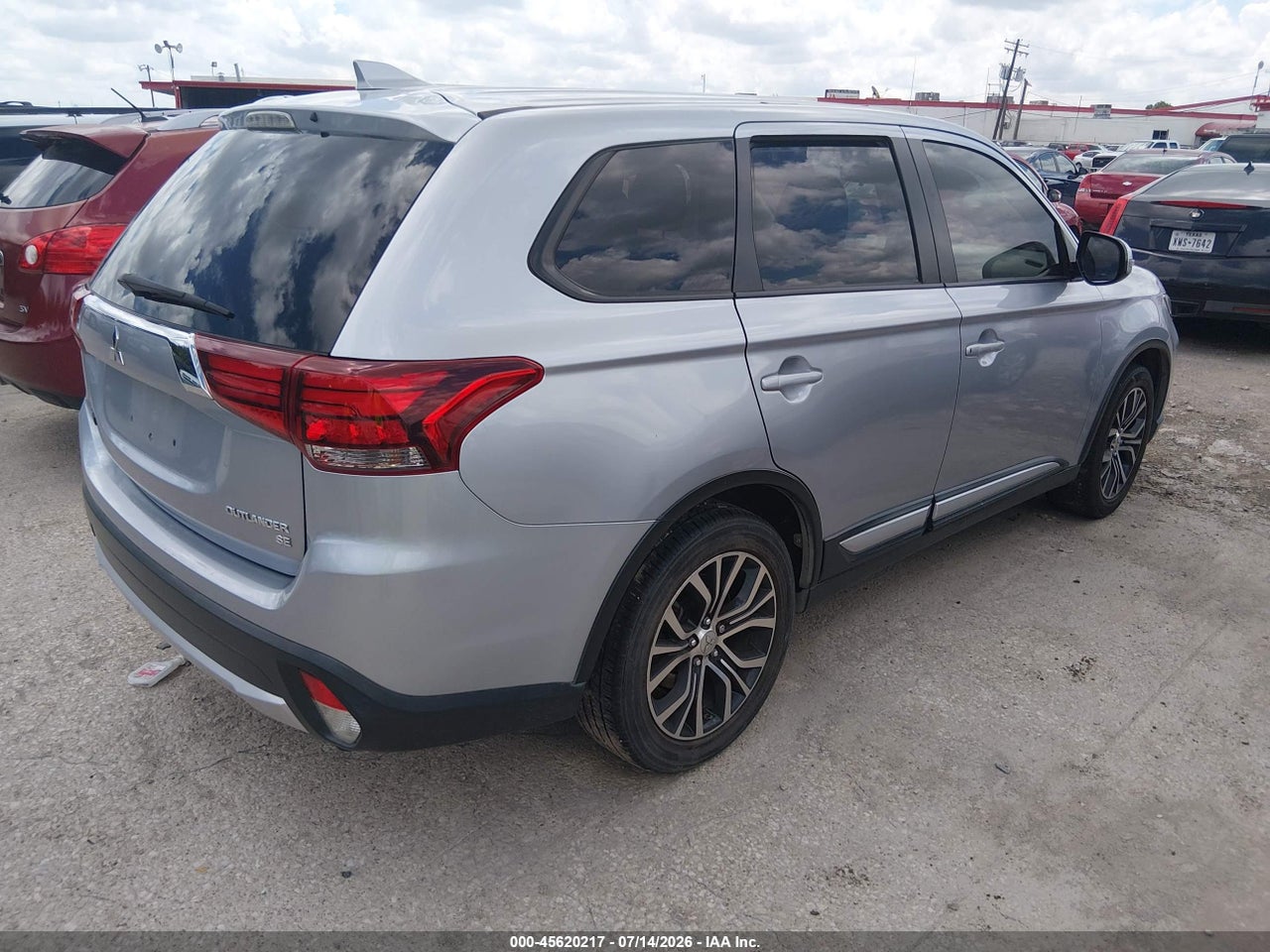 2017 MITSUBISHI OUTLANDER SE/SEL · 4/11