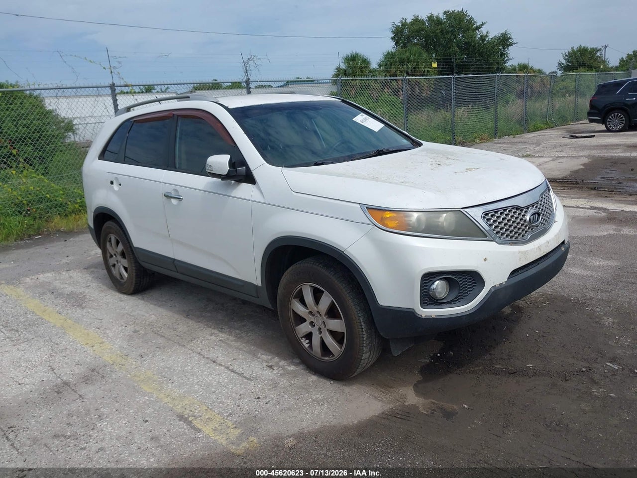 5XYKT3A12BG****** · 2011 KIA SORENTO LX